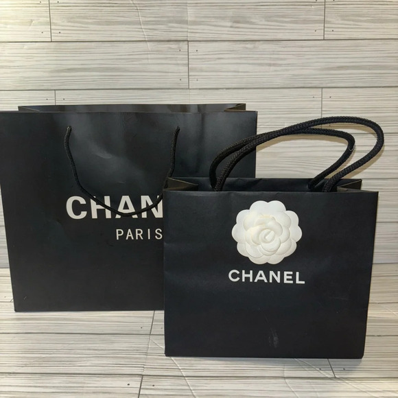 Set of 2 Chanel paper shopper bags - Picture 1 of 4